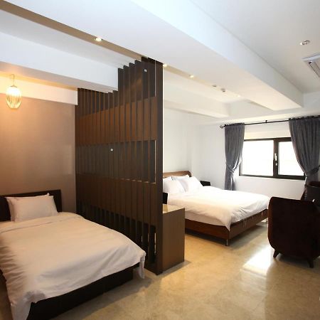 Suwon Reve Hotel Exterior photo