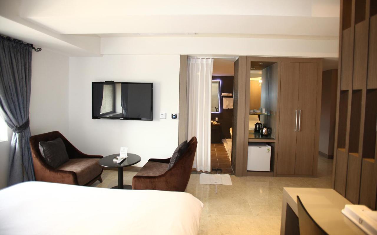 Suwon Reve Hotel Exterior photo