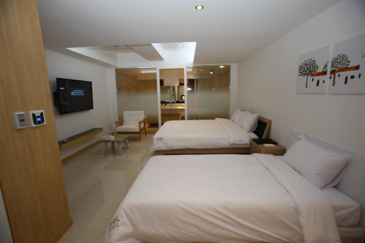 Suwon Reve Hotel Exterior photo