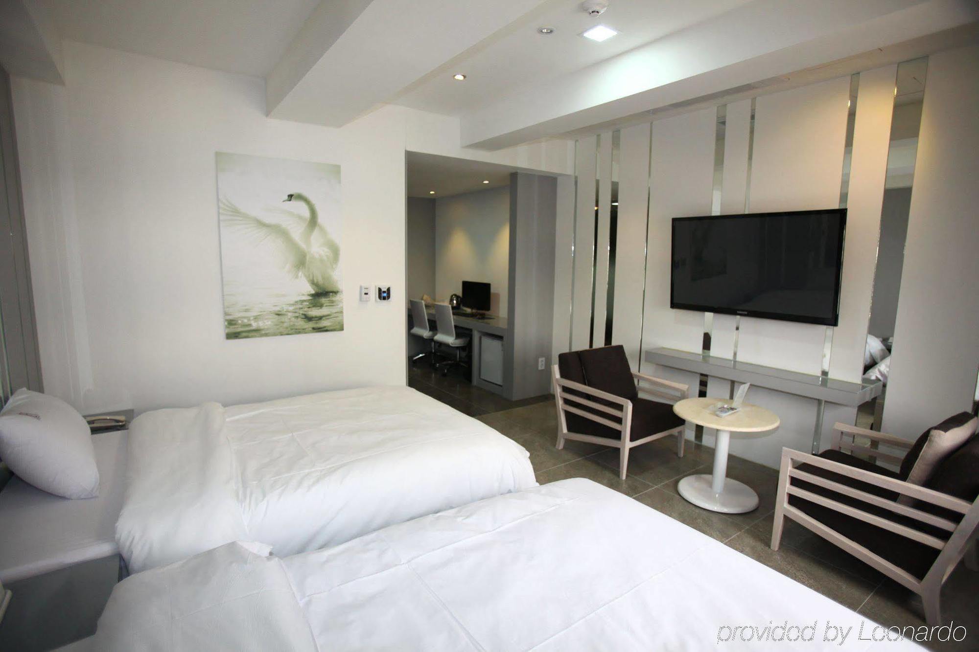 Suwon Reve Hotel Room photo