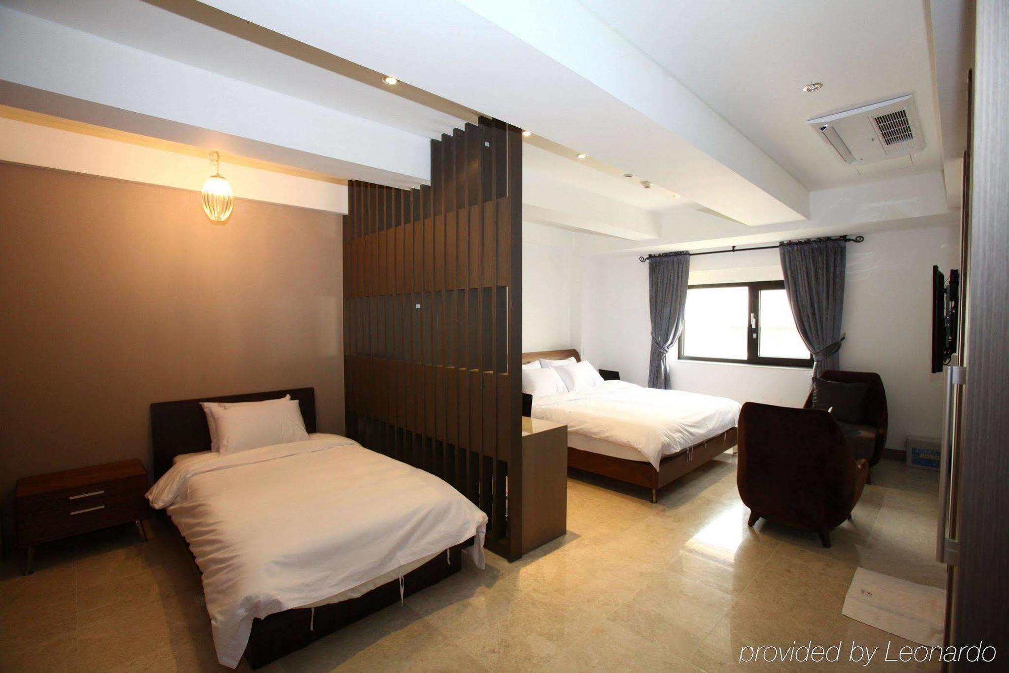 Suwon Reve Hotel Room photo